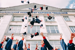 乐于助人的同学作文：记录校园互助的温暖瞬间